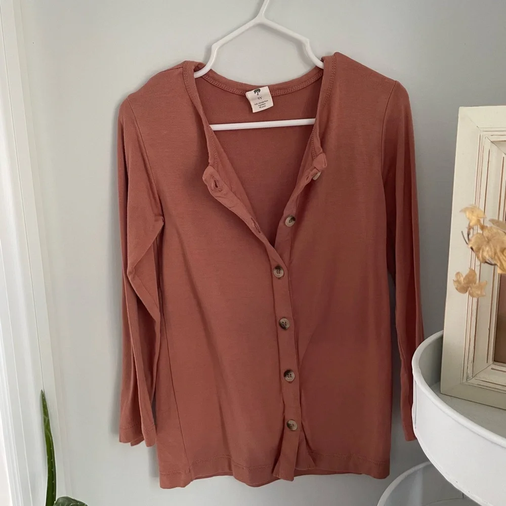 KQ Button Down - Picture 1 of 1